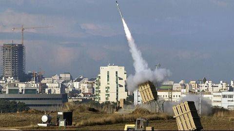 «Железный купол» перехватил около 200 ракетных ударов по городам Израиля: жуткие видео