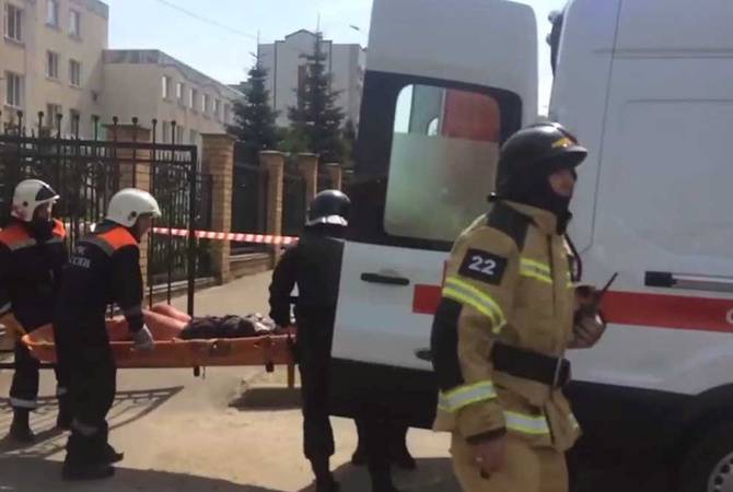 В школе Казани прогремели взрыв и стрельба, есть погибшие. Дети спасались, прыгая из окон
