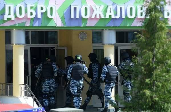 Число погибших при стрельбе в школе Казани выросло до 11