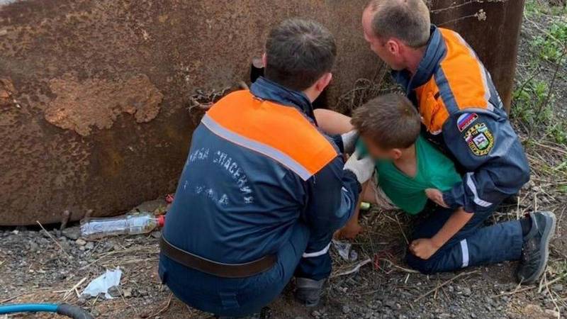 В Уфе 11-летний пропавший мальчик застрял в железной ёмкости