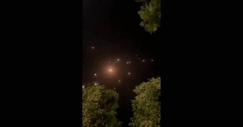 Боевики ХАМАС начали ракетный обстрел по Тель-Авиву (фото, видео)