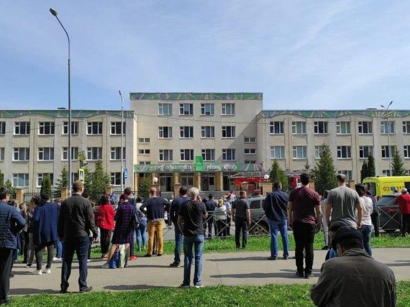 Сегодня пройдут похороны погибших во время бойни в казанской школе