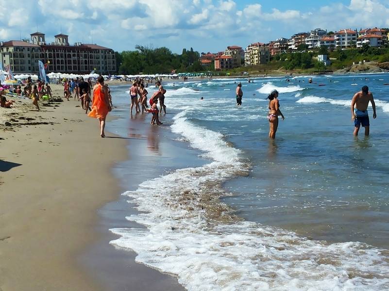 Треть россиян решили отказаться от летнего отпуска из-за высоких цен по стране