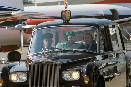40-летнюю машину сестры Елизаветы II продадут за миллионы рублей
