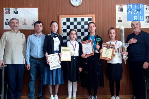 В Акушинском районе прошел чемпионат по шахматам, посвященный Дню Победы