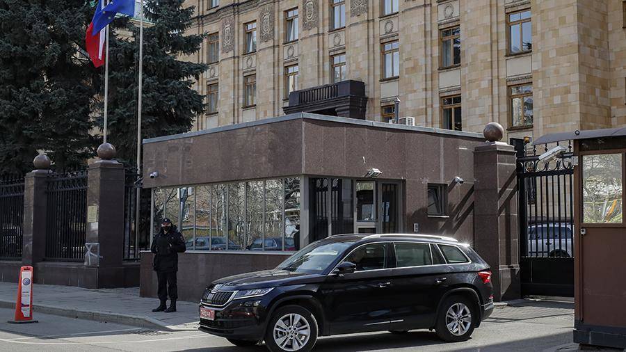 Швеция предложила поддержку посольству Чехии в Москве