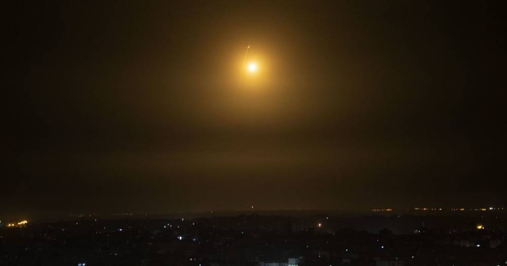 Израильская авиация атаковала офис исламского банка в Секторе Газа