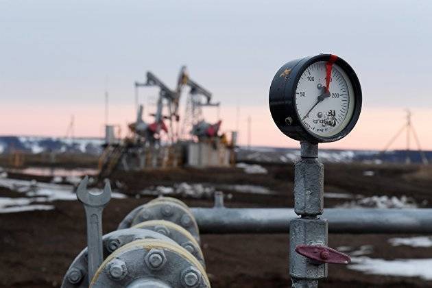 Цены на нефть снижаются после четырех дней роста