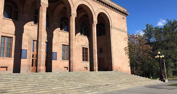 Ученые в Армении будут получать почти как депутаты - правительство утвердило реформу