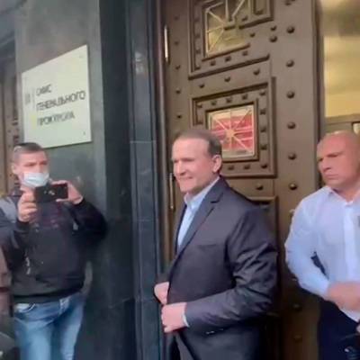 Медведчук прибыл в Печерский районный суд Киева