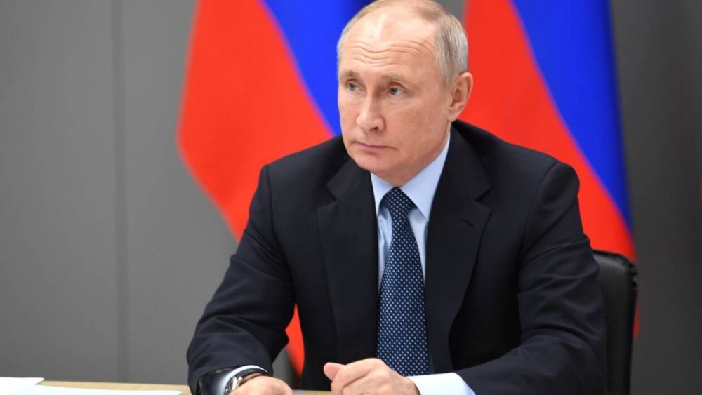 Путин назвал главной задачей борьбу за жизнь пострадавших в Казани