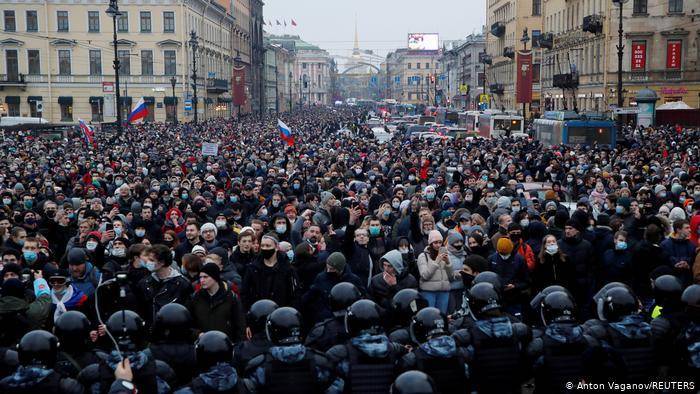 «Протест вспыхнет спонтанно» Команда Алексея Навального отказалась от акций