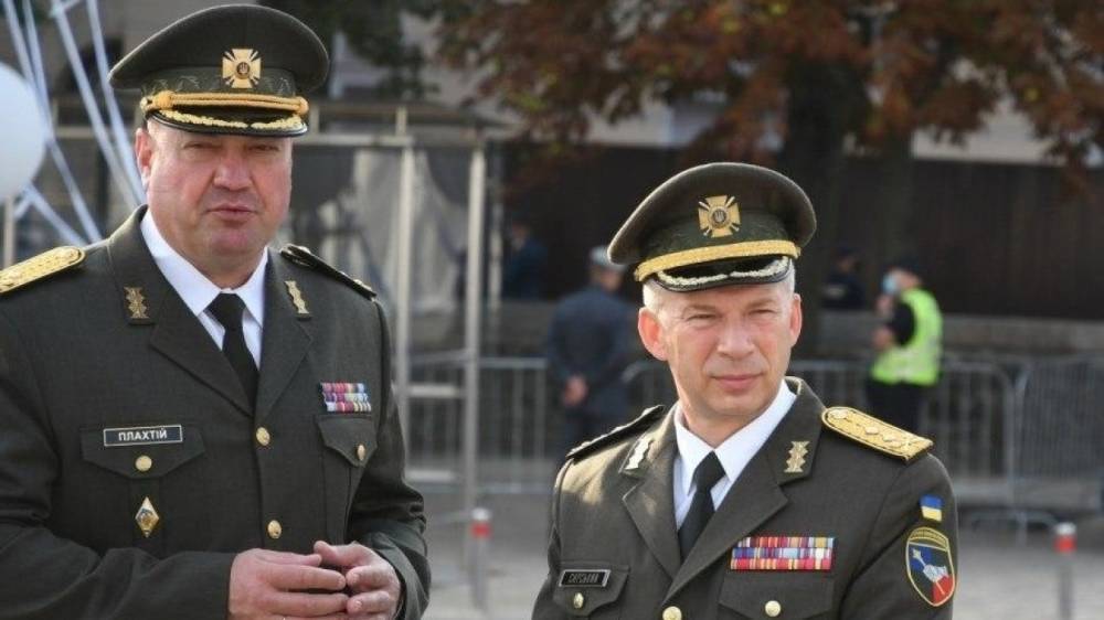 Военный пенсионер из Киева назвал украинских генералов холуями и ворами