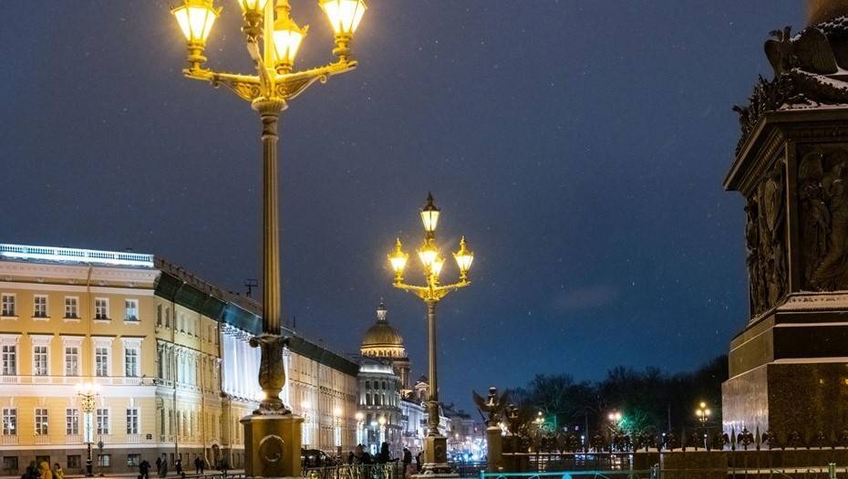 Уличному освещению Петербурга исполнилось 300 лет