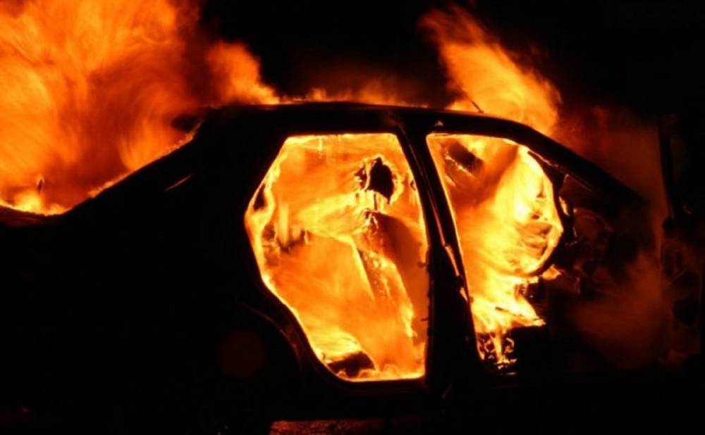 На Запорожье пьяный полицейский устроил ДТП: сгорели 2 авто, есть пострадавший