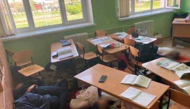 Раненный при расстреле школы в Казани мальчик – в искусственной коме. Что известно о состоянии детей
