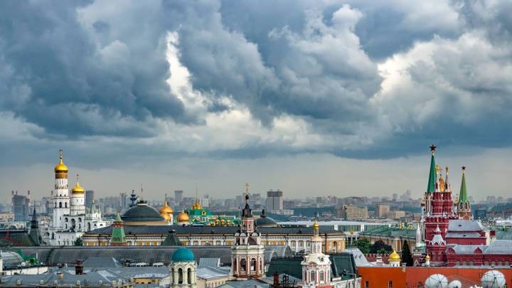 В Москве и области объявлен желтый уровень погодной опасности из-за грозы