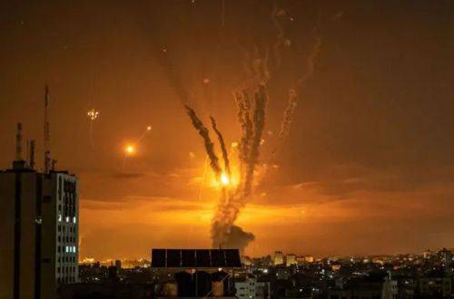 Израиль в огне: ракета ХАМАС подорвала порт в Ашдоде. ВИДЕО