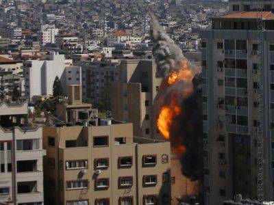 Израиль разрушил здание в Газе, где находятся бюро Associated Press и Al Jazeera