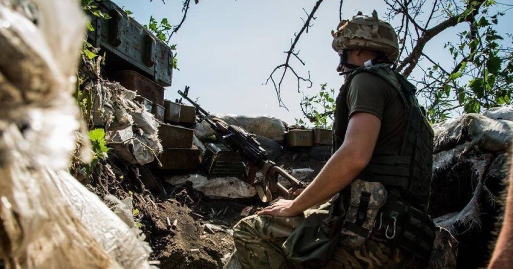 За прошедшие сутки боевики 16 раз нарушили "тишину" на Донбассе, один военнослужащий получил ранения
