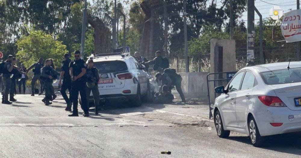 В Иерусалиме автомобиль протаранил полицейских