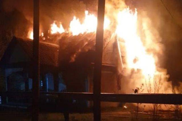 В посёлке Хабаровского края сгорел один из трёх магазинов