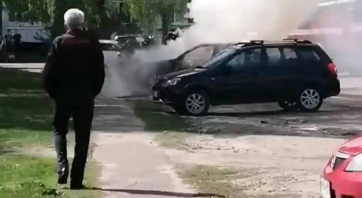 «Сначала взорвалась»: в Заволжском районе Ярославля сгорел автомобиль