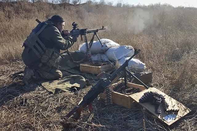 Возле Донецка и Луганска зафиксированы скопления танков