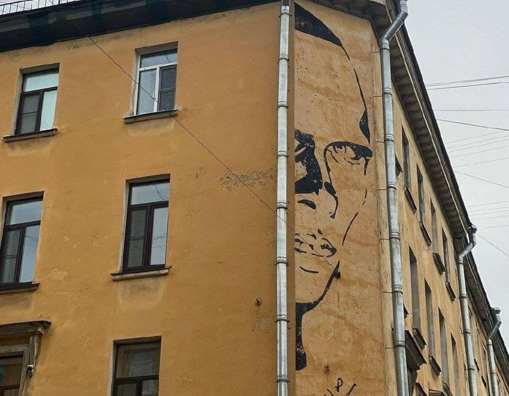 Власти Петербурга готовы сохранить стрит-арте с Даниилом Хармсом