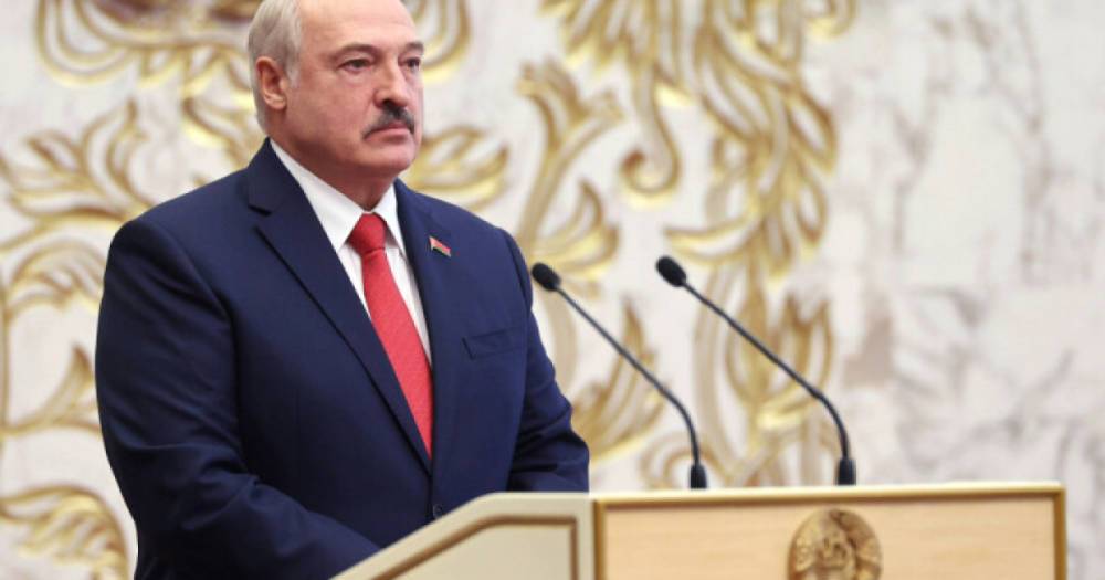 Лукашенко разрешил "давить" массовые беспорядки боевой и спецтехникой
