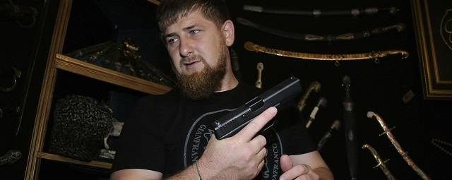 Кадыров пригрозил уничтожить комментатора, назвавшего его шайтаном