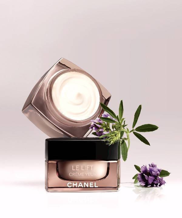 Время относительно: anti-age уход за кожей вокруг глаз Chanel Le Lift