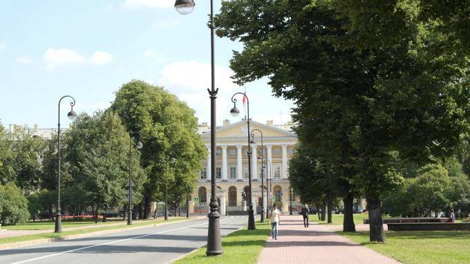В этом году власти Петербурга намерены приобрести 20 социальных объектов