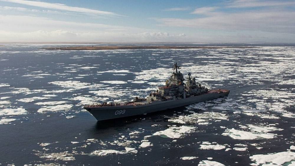 Северный флот РФ продолжает учения боевой авиации в Арктике