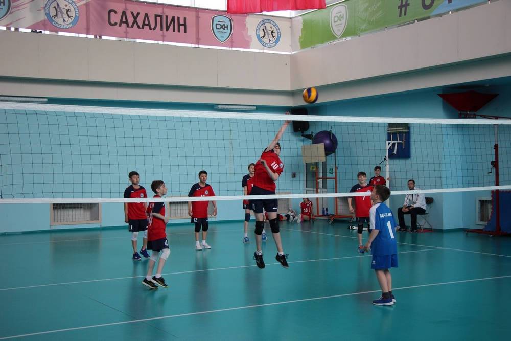 В Южно-Сахалинске завершилось открытое первенство региона по волейболу