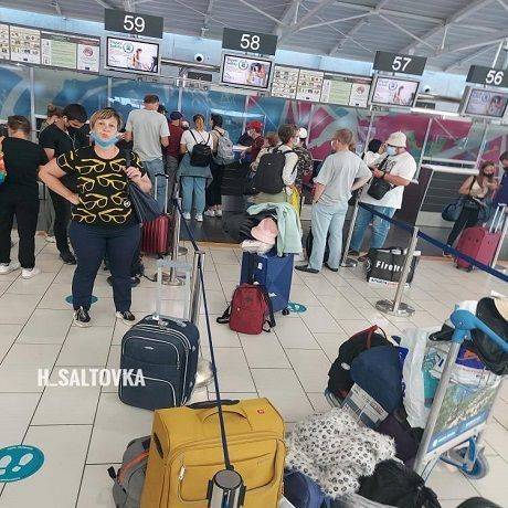 Украинские туристы не могут вернуться в Украину из Кипра