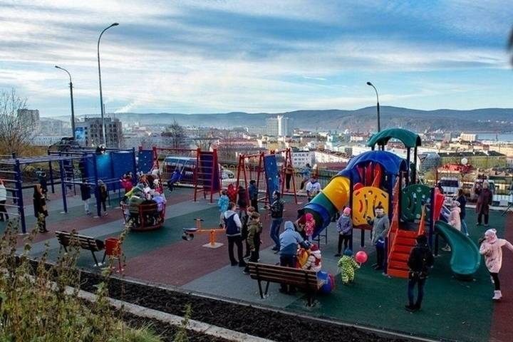 В Мурманске готовят территории для установки детских и спортивных площадок