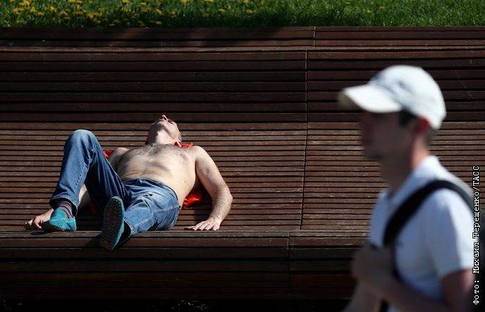 Москвичей предупредили о жаре до 32 градусов во вторник днем