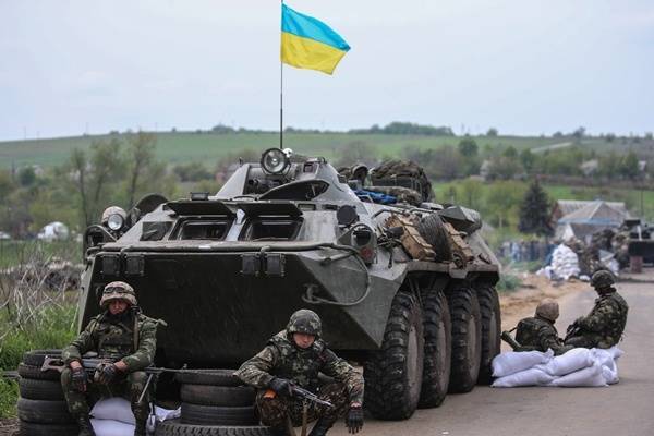Азаров сообщил о попытках США превратить Украину в «плацдарм агрессии» против России