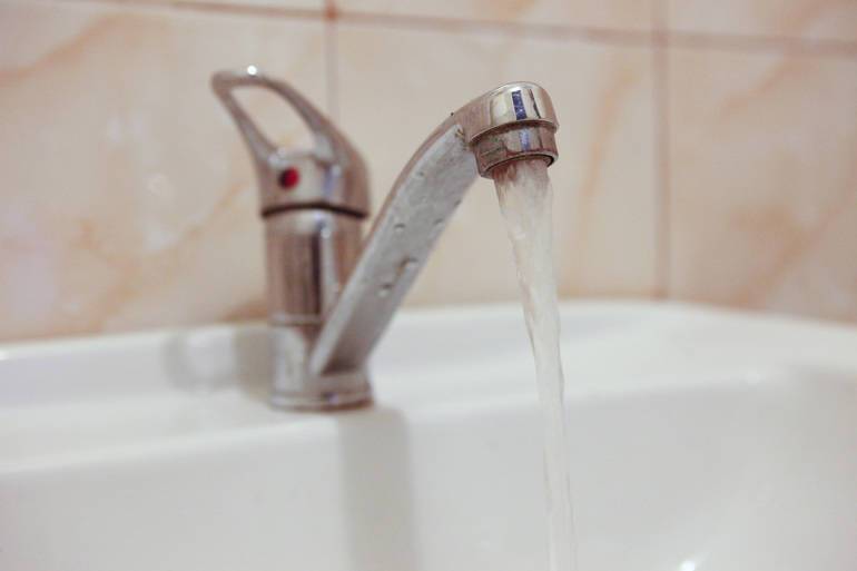 Петербуржцам из почти 250 домов сократили сроки отключения горячей воды