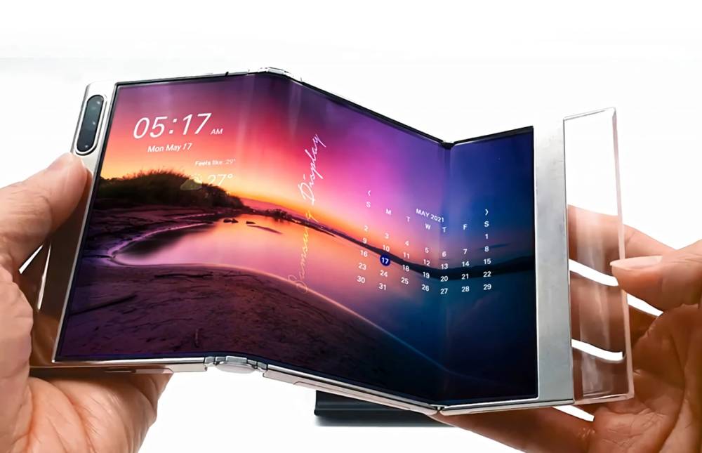 Новый дисплей Samsung складывается в несколько раз