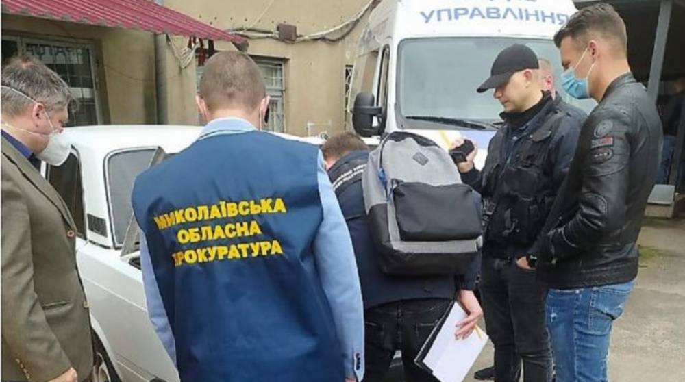 В Николаевской области старшего следователя задержали на взятке