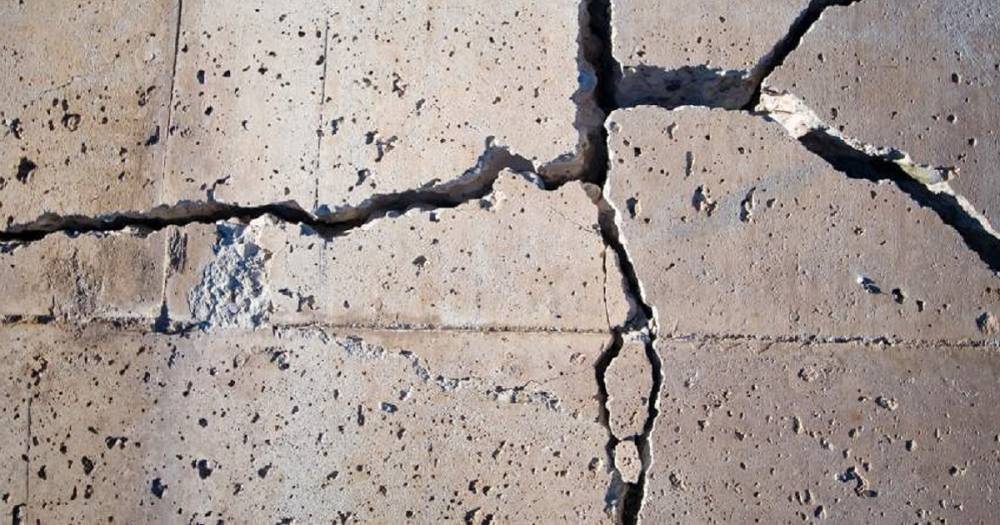 Как предупредить появление сколов и трещин на верхнем слое бетона: надежные способы защиты
