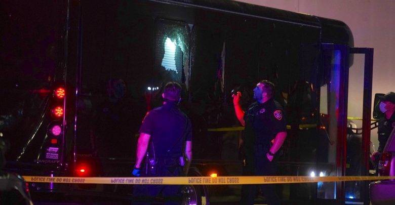 Две женщины погибли в результате обстрела автобуса в Калифорнии