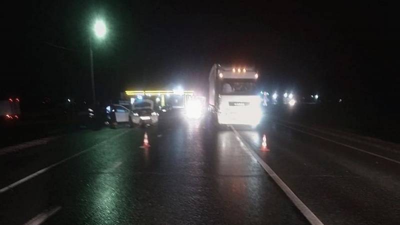 Два человека погибли в ДТП с грузовиком на трассе под Новосибирском
