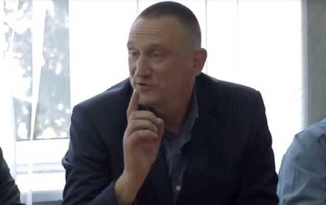 Сепаратист Андрей Аксенов принял присягу в Раде под крики "Ганьба"