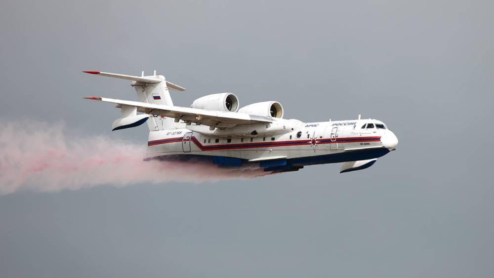 Самолет Бе-200 привлекли для тушения пожара под Иркутском