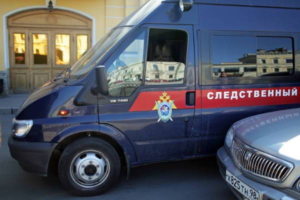 Обрушение козырька фастфуда в Петербурге переросло в уголовное дело