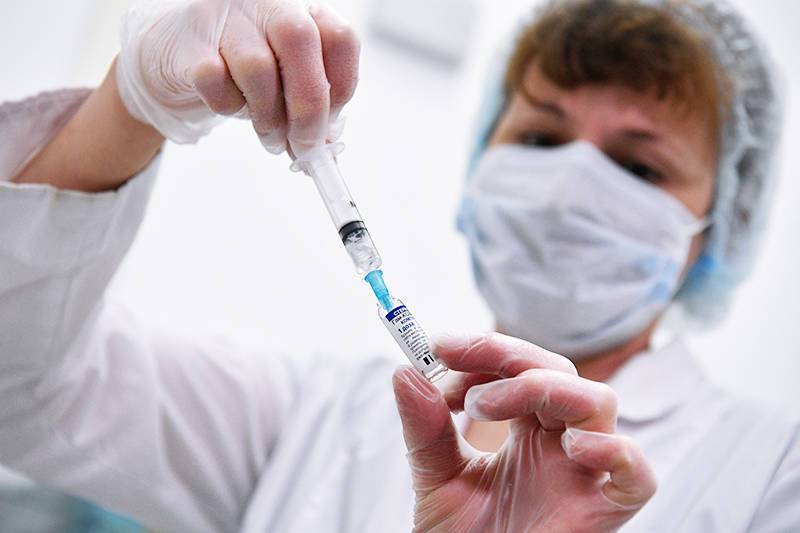 Медведев заявил, что вакцинация может иногда быть обязательной