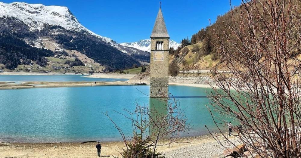 В Италии из-под воды показалась деревня, затопленная 70 лет назад